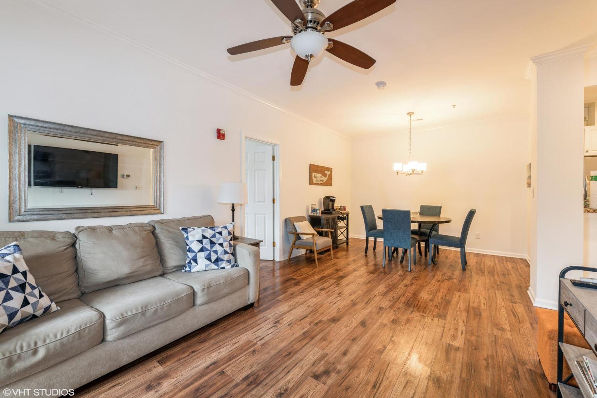 Comfy, Convenient Close To Rehoboth And Lewes! Apartment *