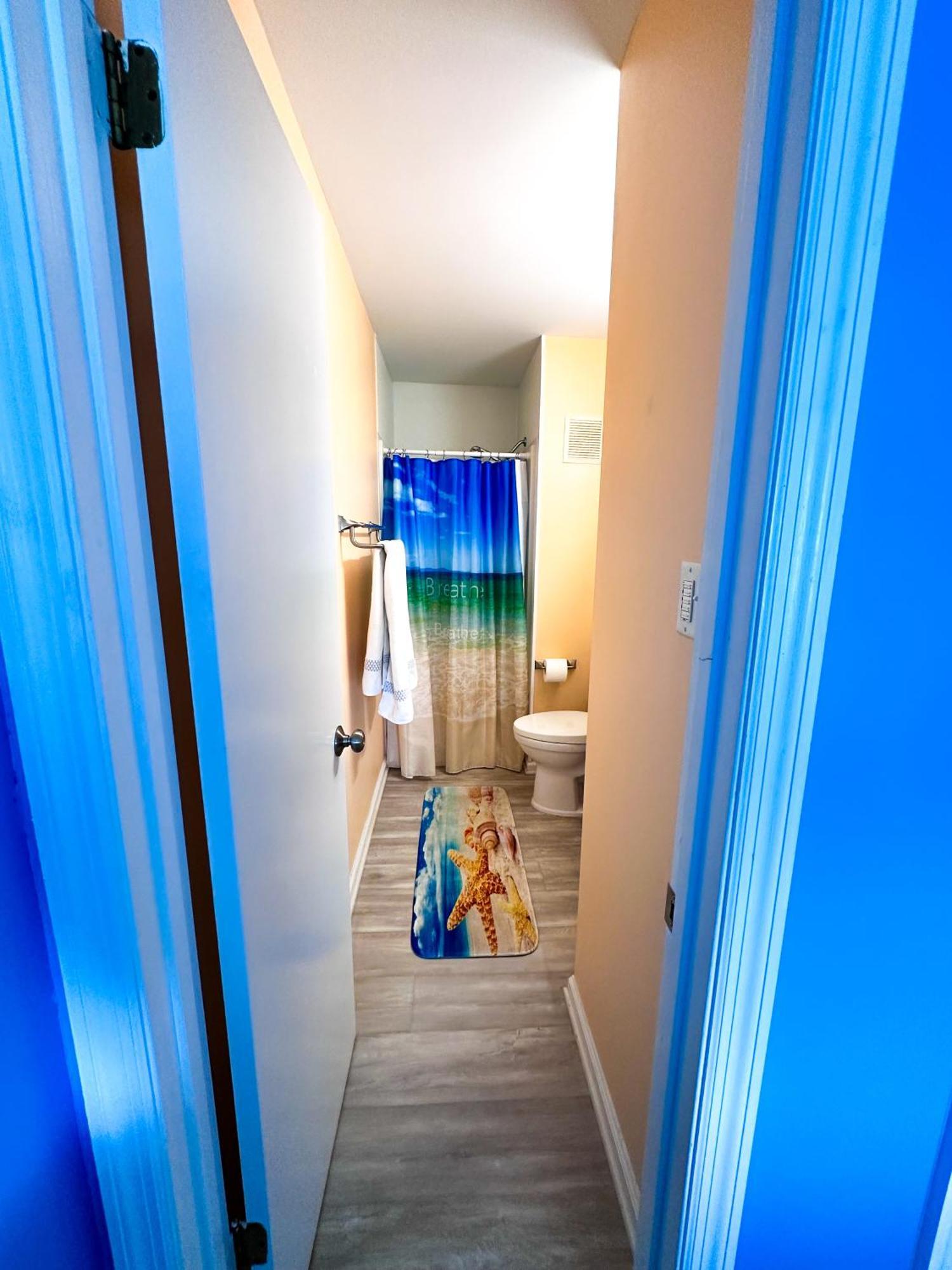 Apartment Modern Beachside Bliss: 2 Bed/2 Bath Haven *
