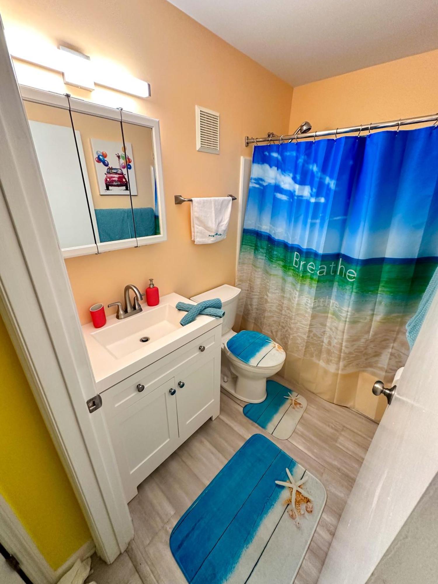 Modern Beachside Bliss: 2 Bed/2 Bath Haven * Rehoboth Beach