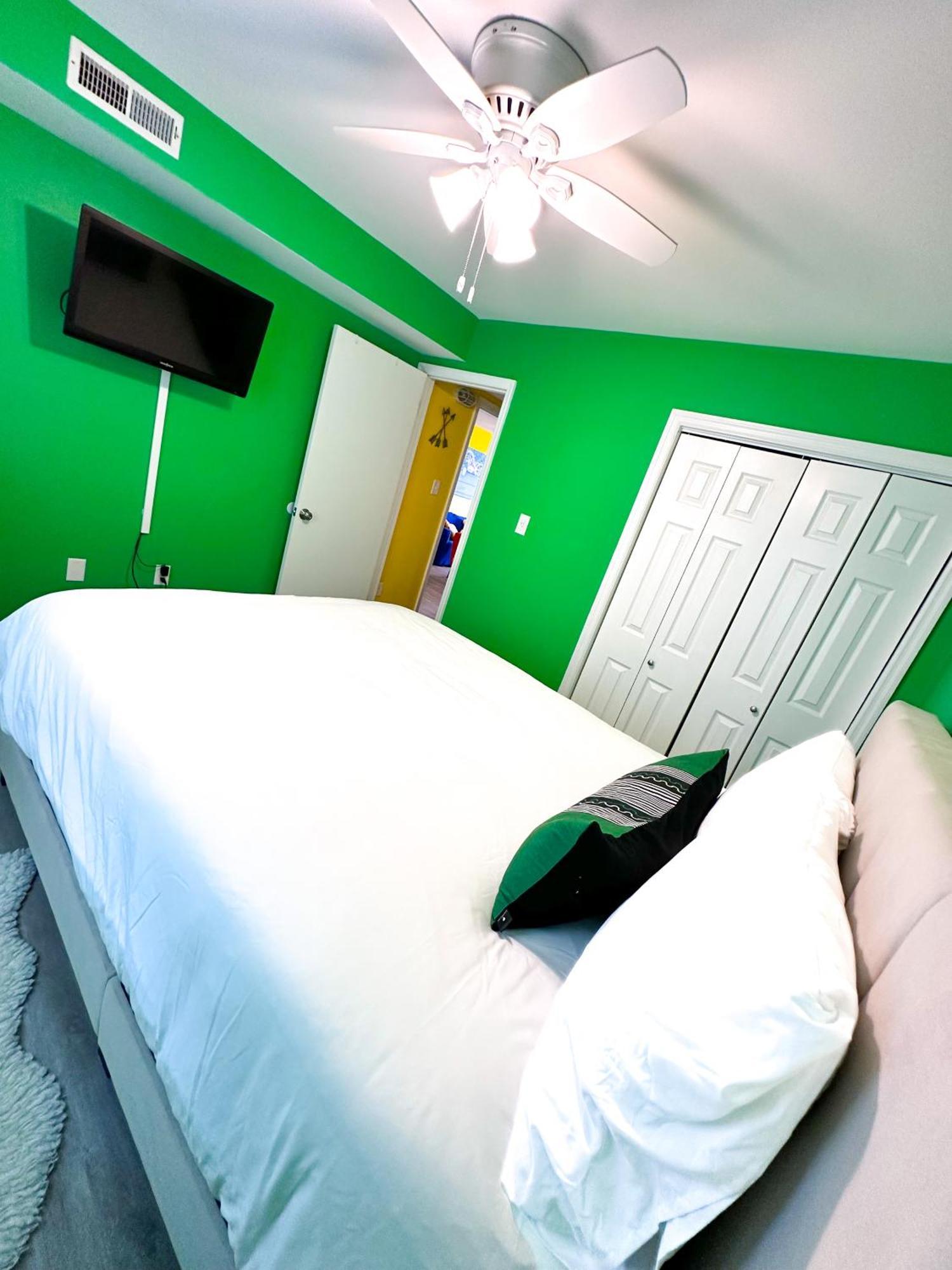 Modern Beachside Bliss: 2 Bed/2 Bath Haven * Rehoboth Beach