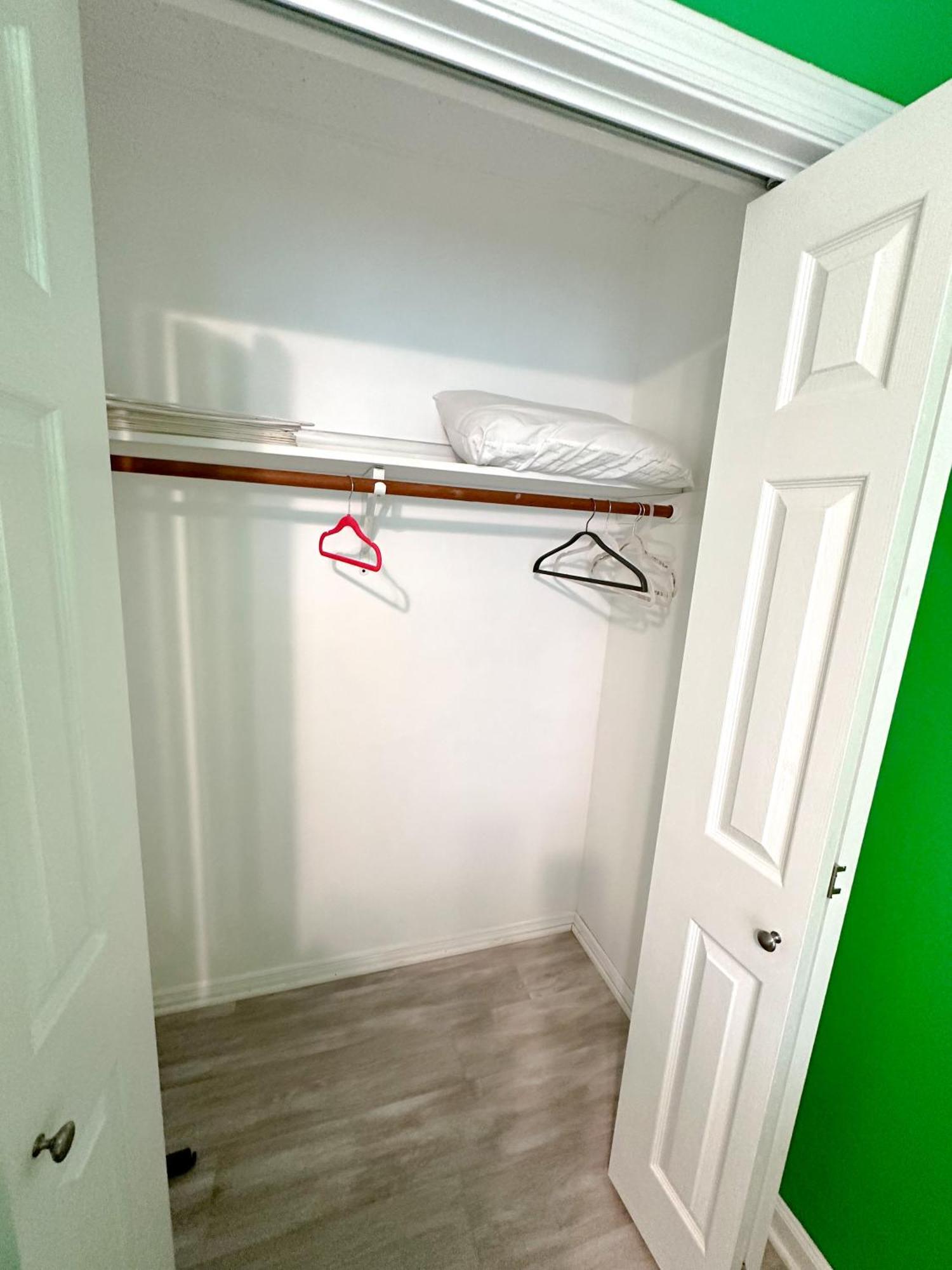 Modern Beachside Bliss: 2 Bed/2 Bath Haven Apartment Rehoboth Beach