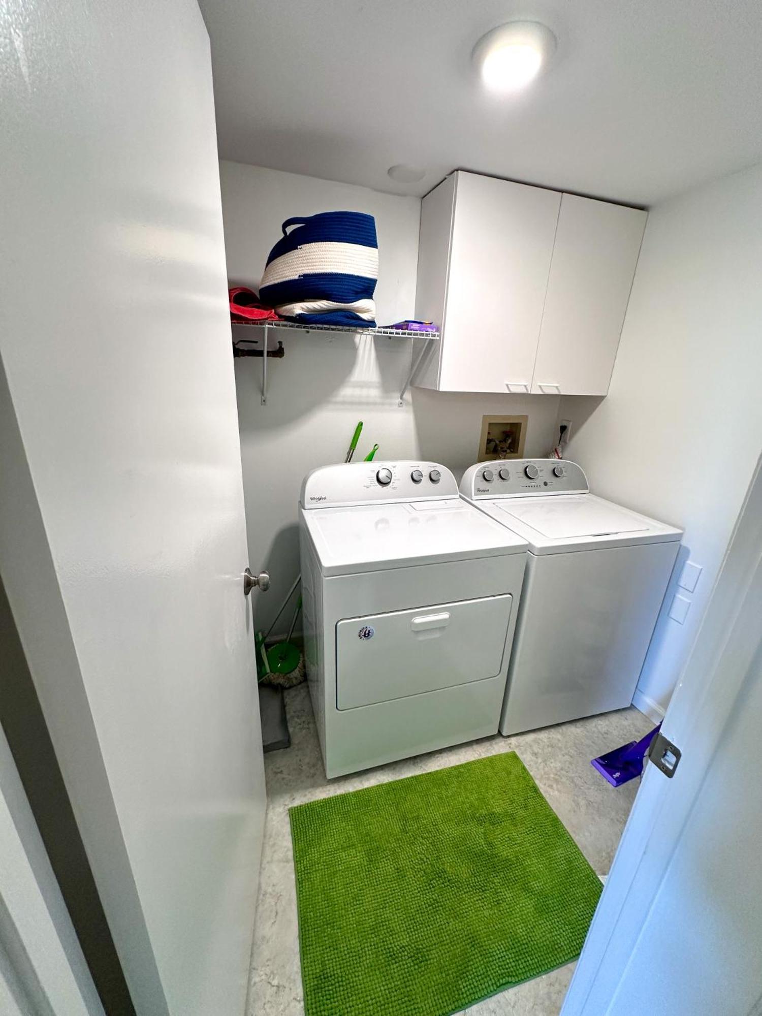 Modern Beachside Bliss: 2 Bed/2 Bath Haven *