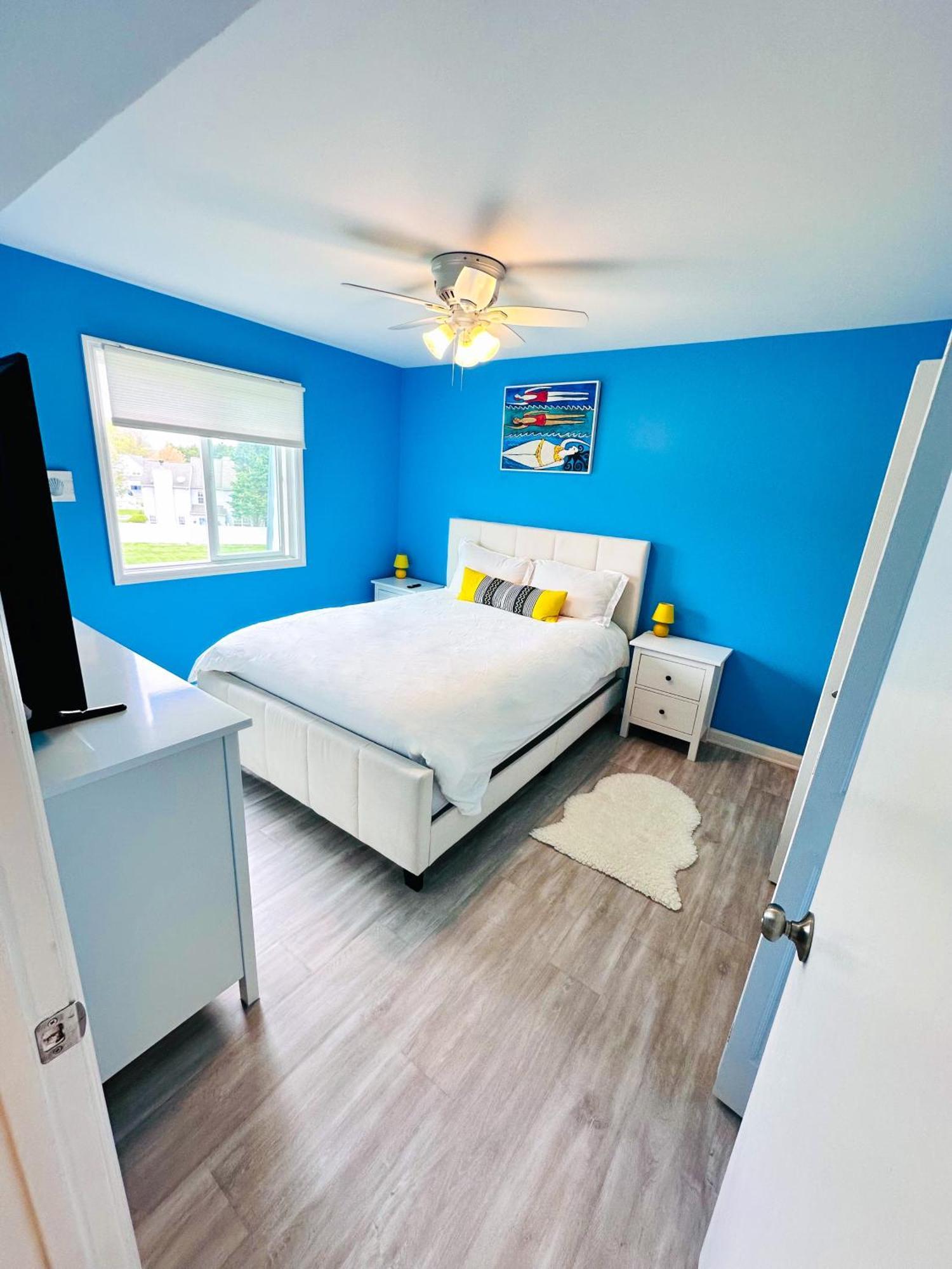 Modern Beachside Bliss: 2 Bed/2 Bath Haven