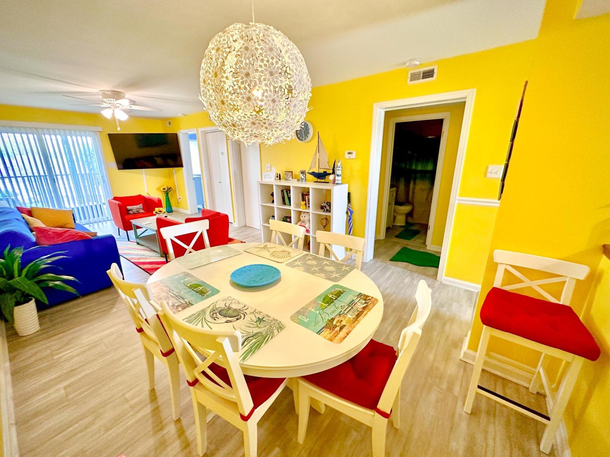 Modern Beachside Bliss: 2 Bed/2 Bath Haven *