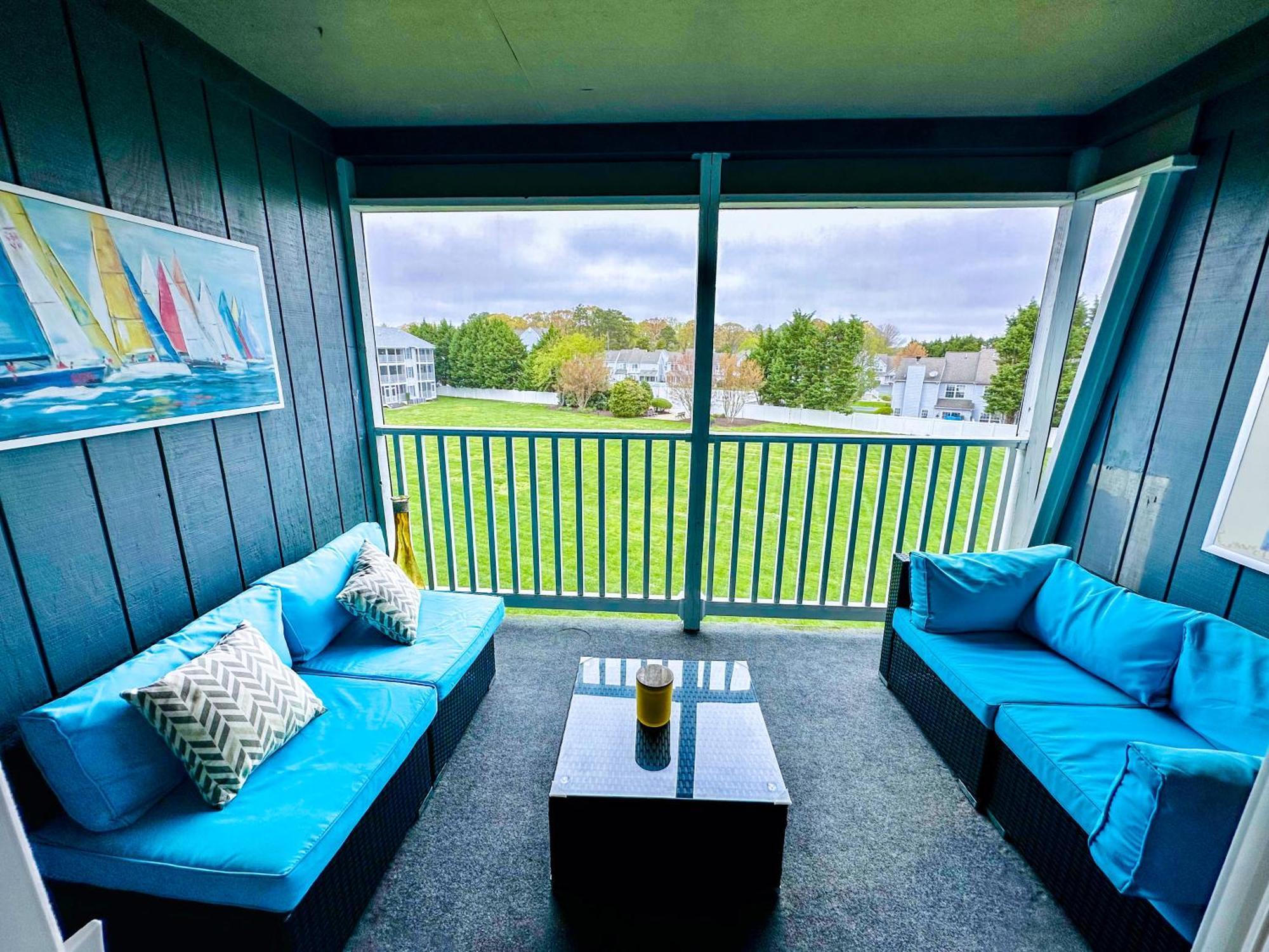 Modern Beachside Bliss: 2 Bed/2 Bath Haven