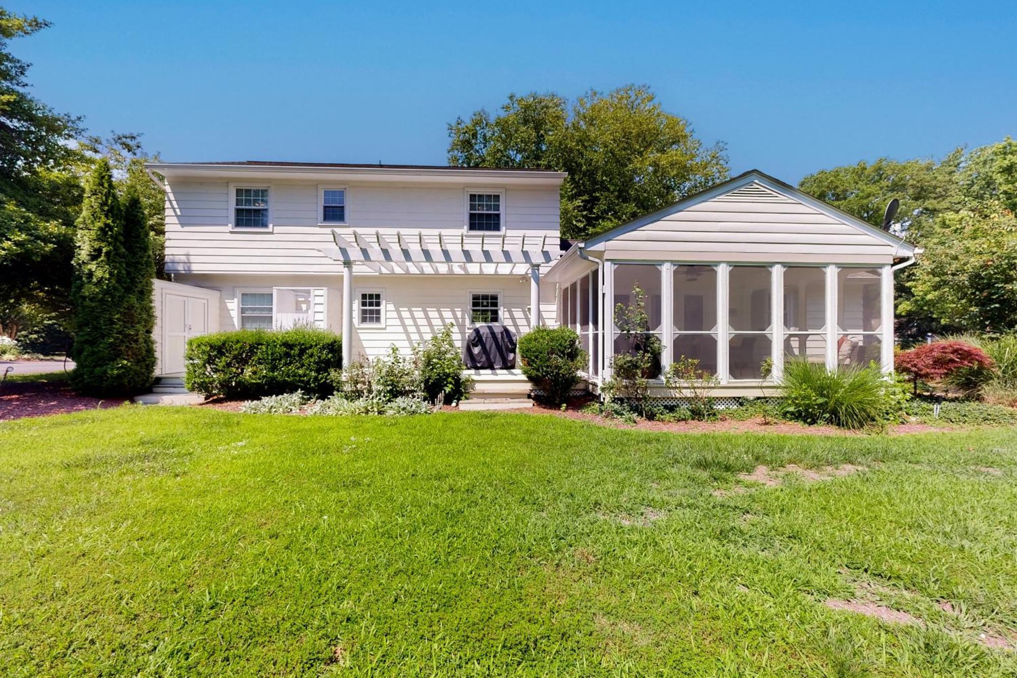 Country Manor Estates --- 22 Manor Dr