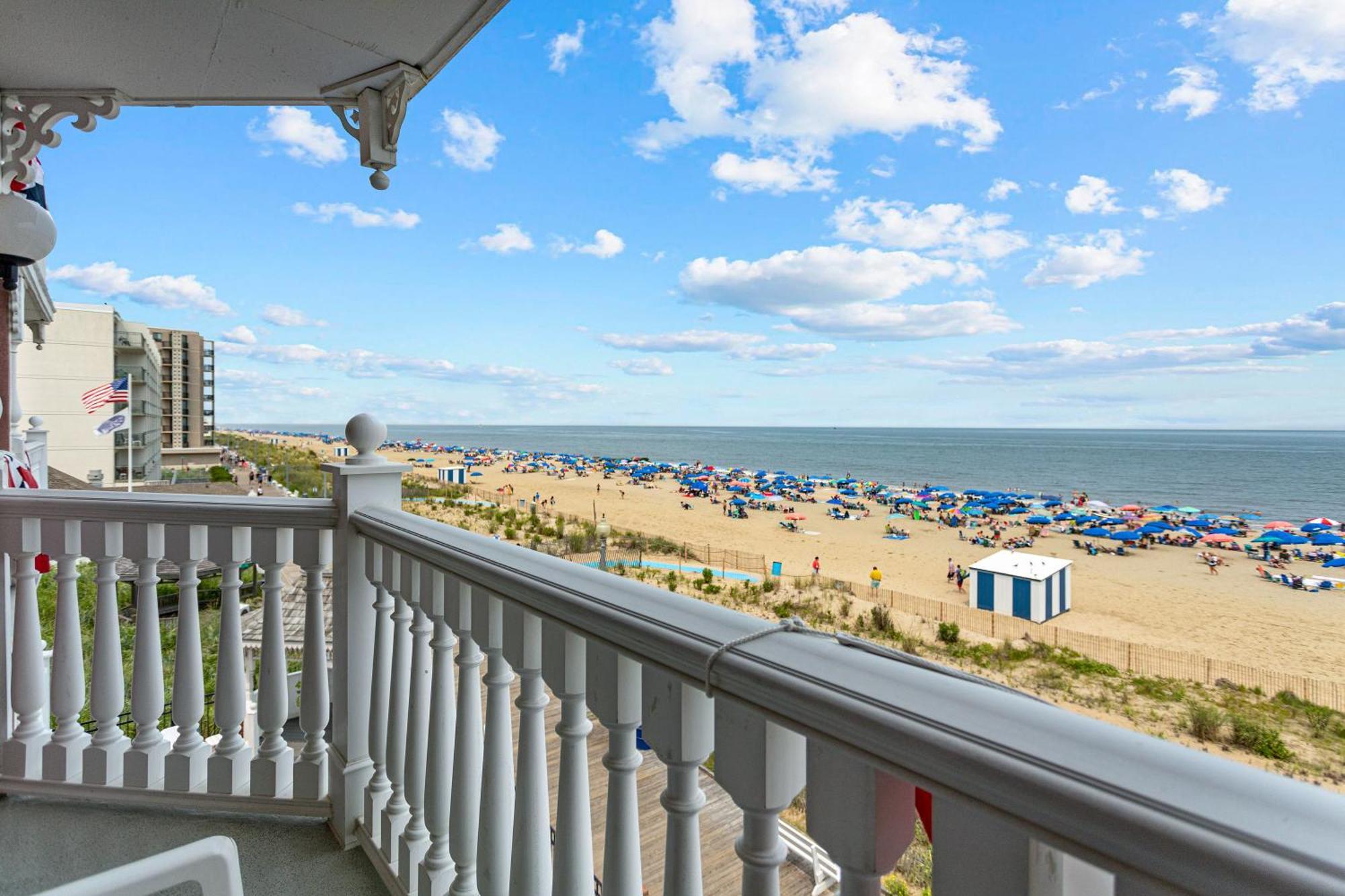Boardwalk Plaza 4*