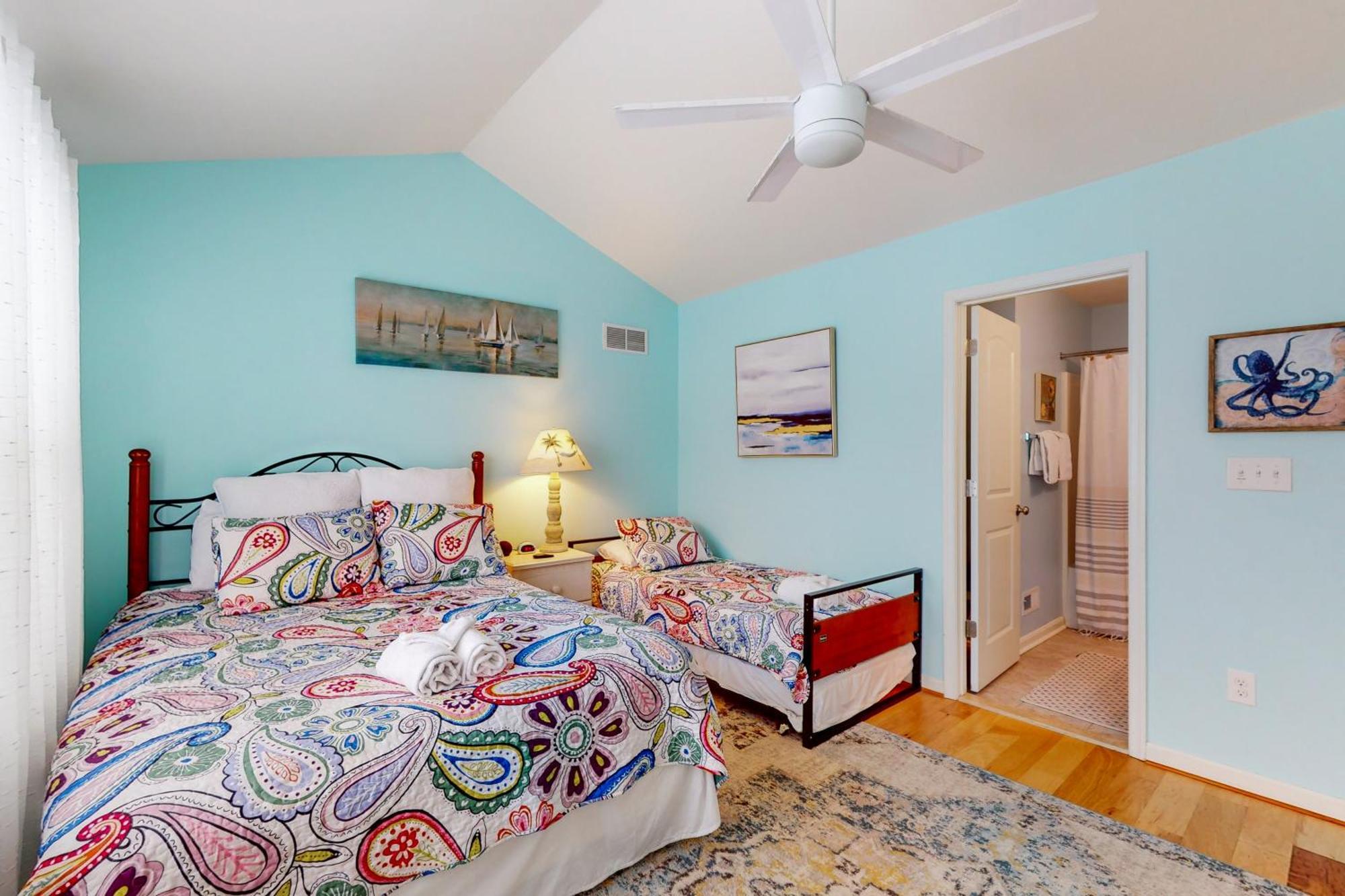 Rehoboth Crossing --- 36988 Turnstone *