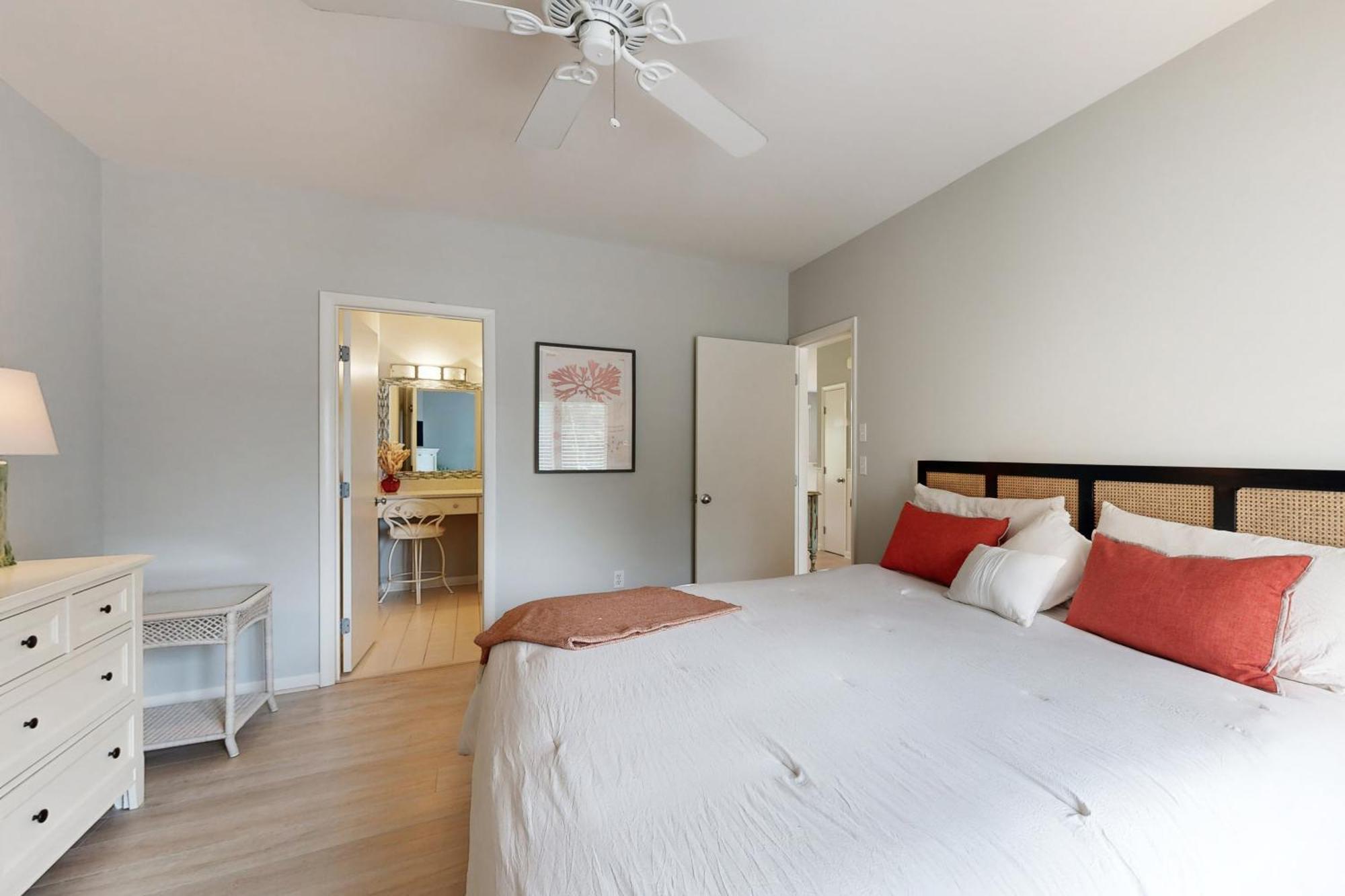 Apartment Spring --- 38167 West Dr. #716