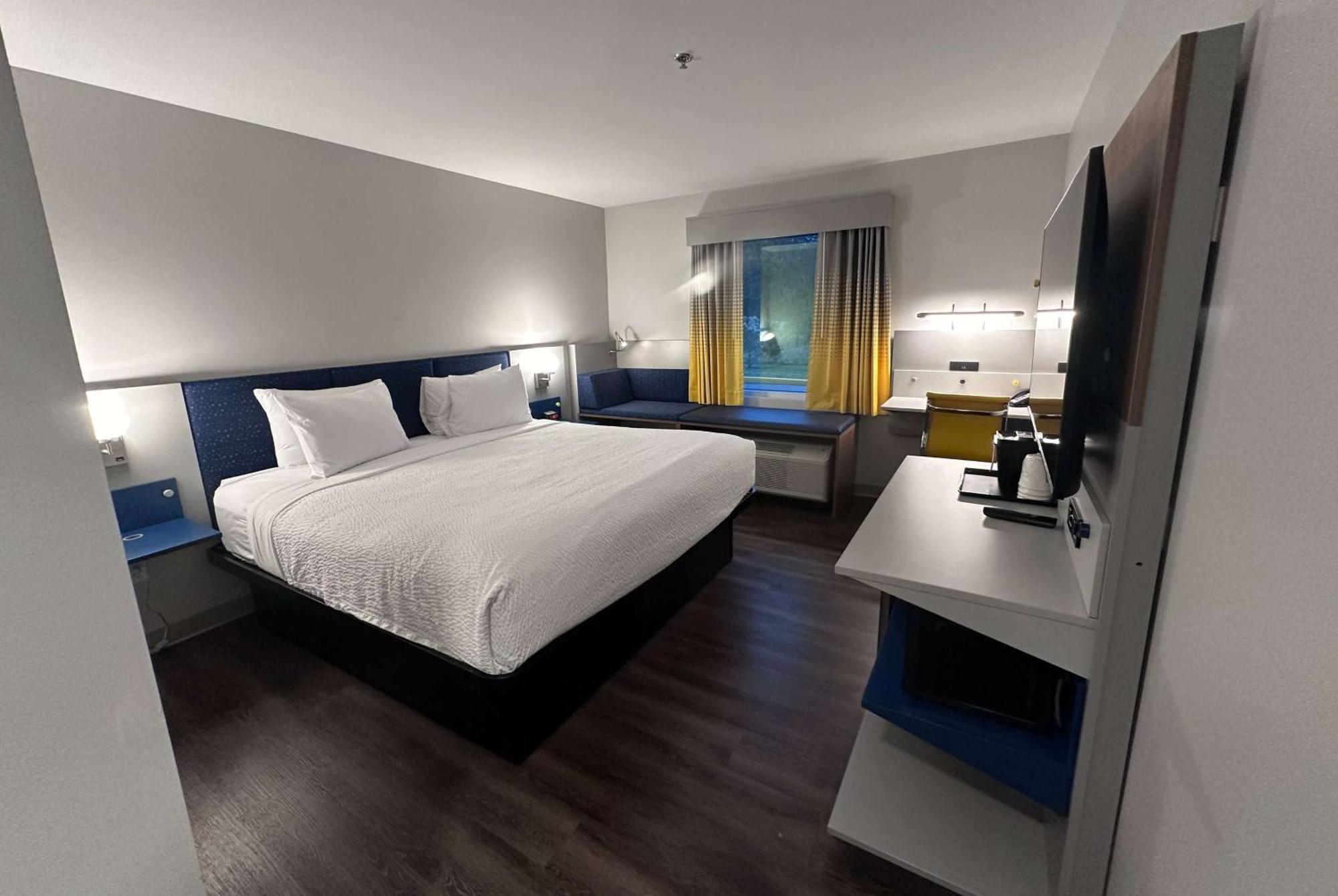 Microtel & By Wyndham Rehoboth