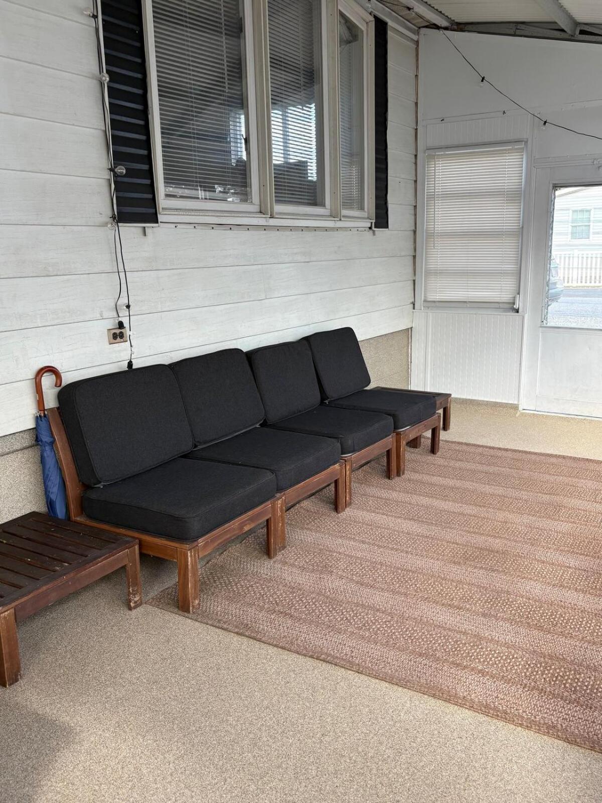 Holiday home Charming With Fenced Backyard Pet Friendly