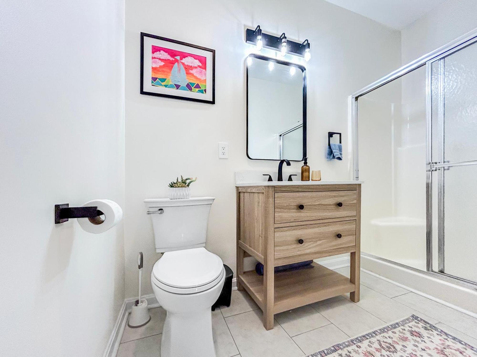 Modern & Comfy - Close To Outlets & - Pool
