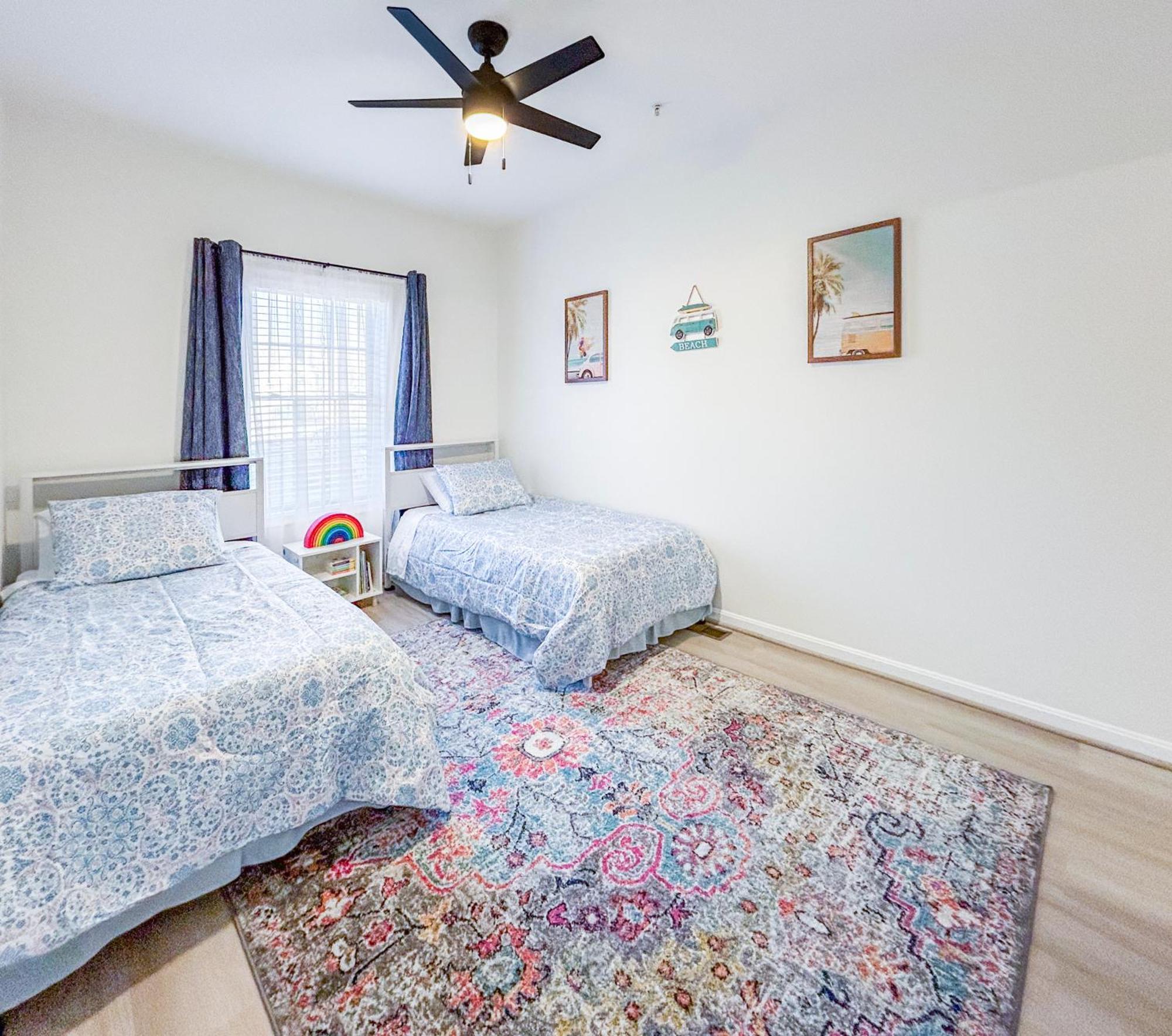 Modern & Comfy - Close To Outlets & - Pool *