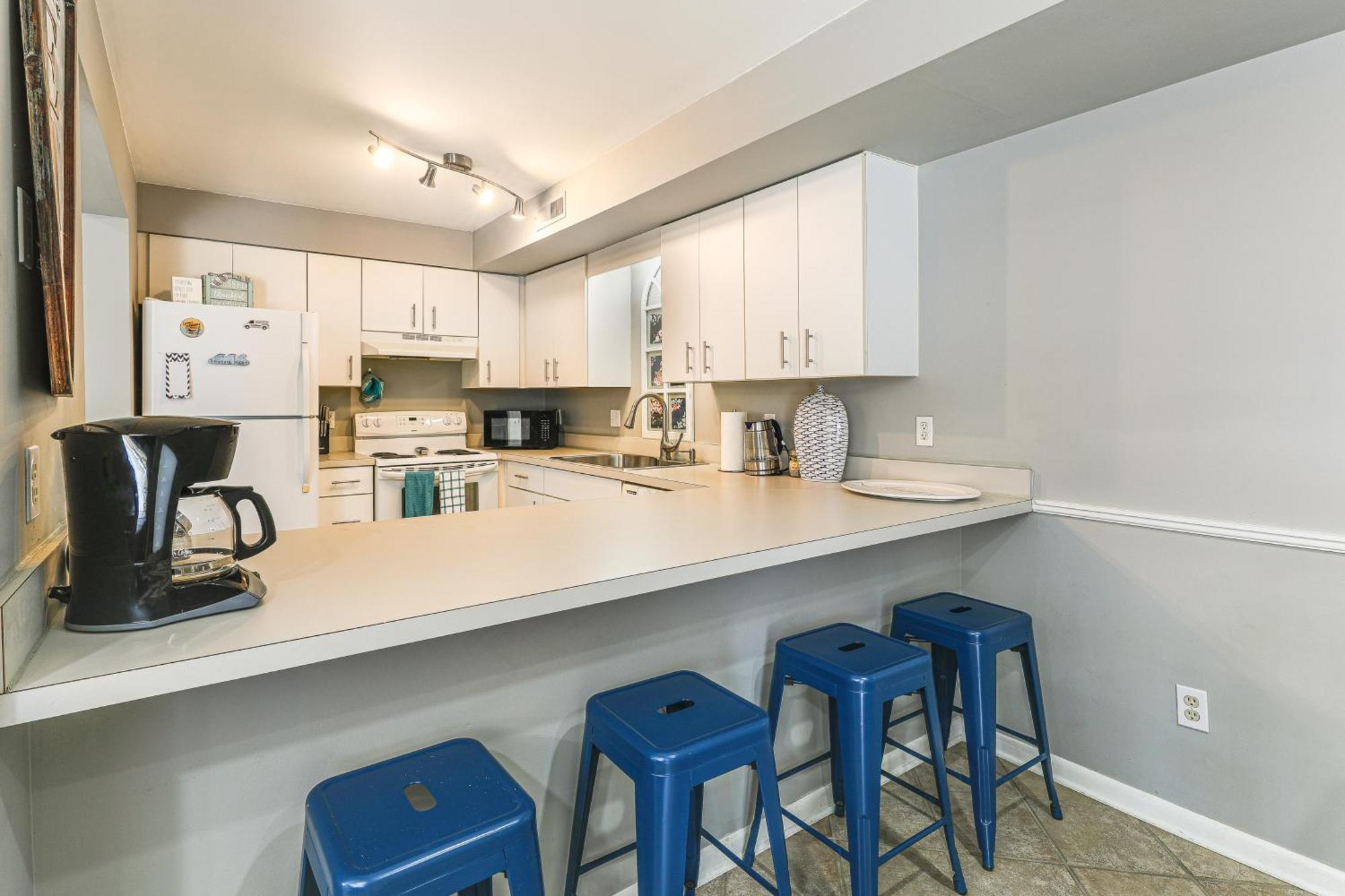 2 Mi To Rehoboth With Pool Access! Apartment *