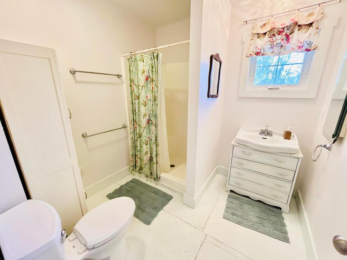 Daisey Road 20630 Holiday home