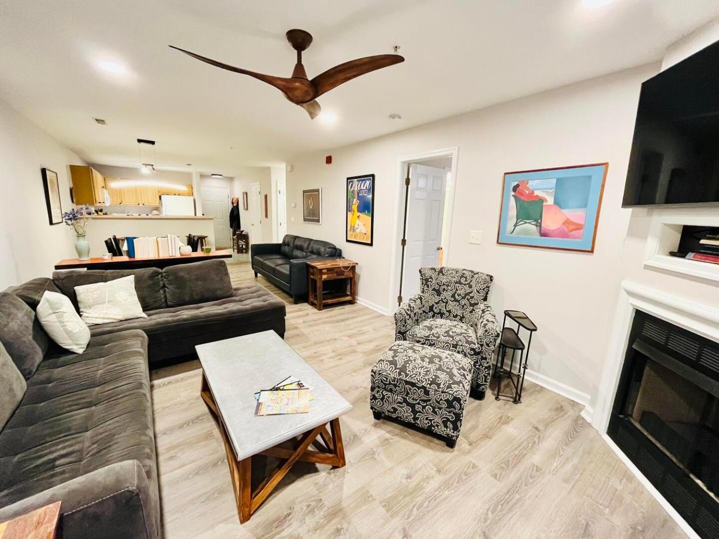 Sanibel Circle 3700 # 3702