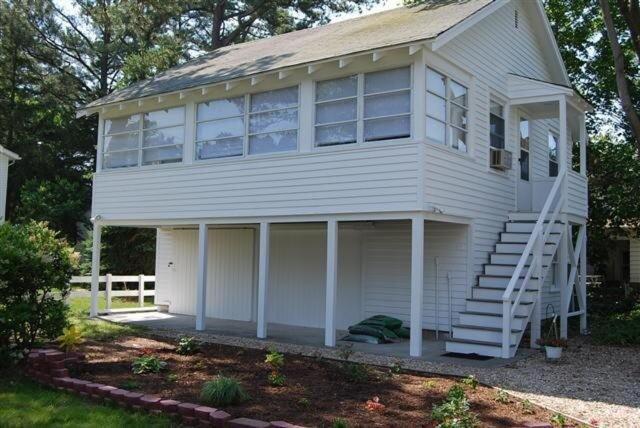 Laurel Street Garage 210 * Rehoboth Beach