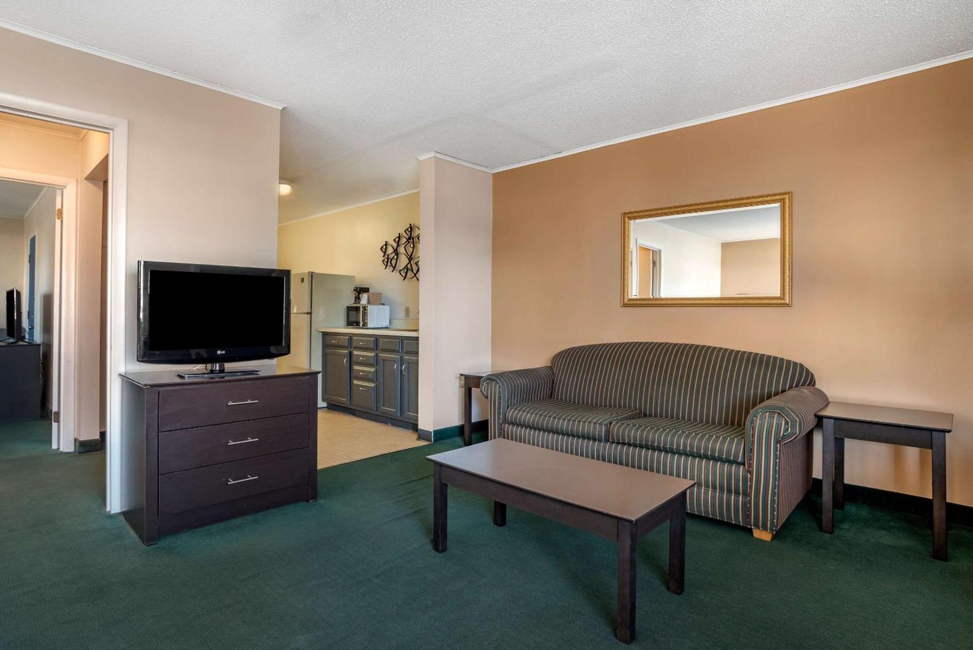 Rodeway & Hotel 2*