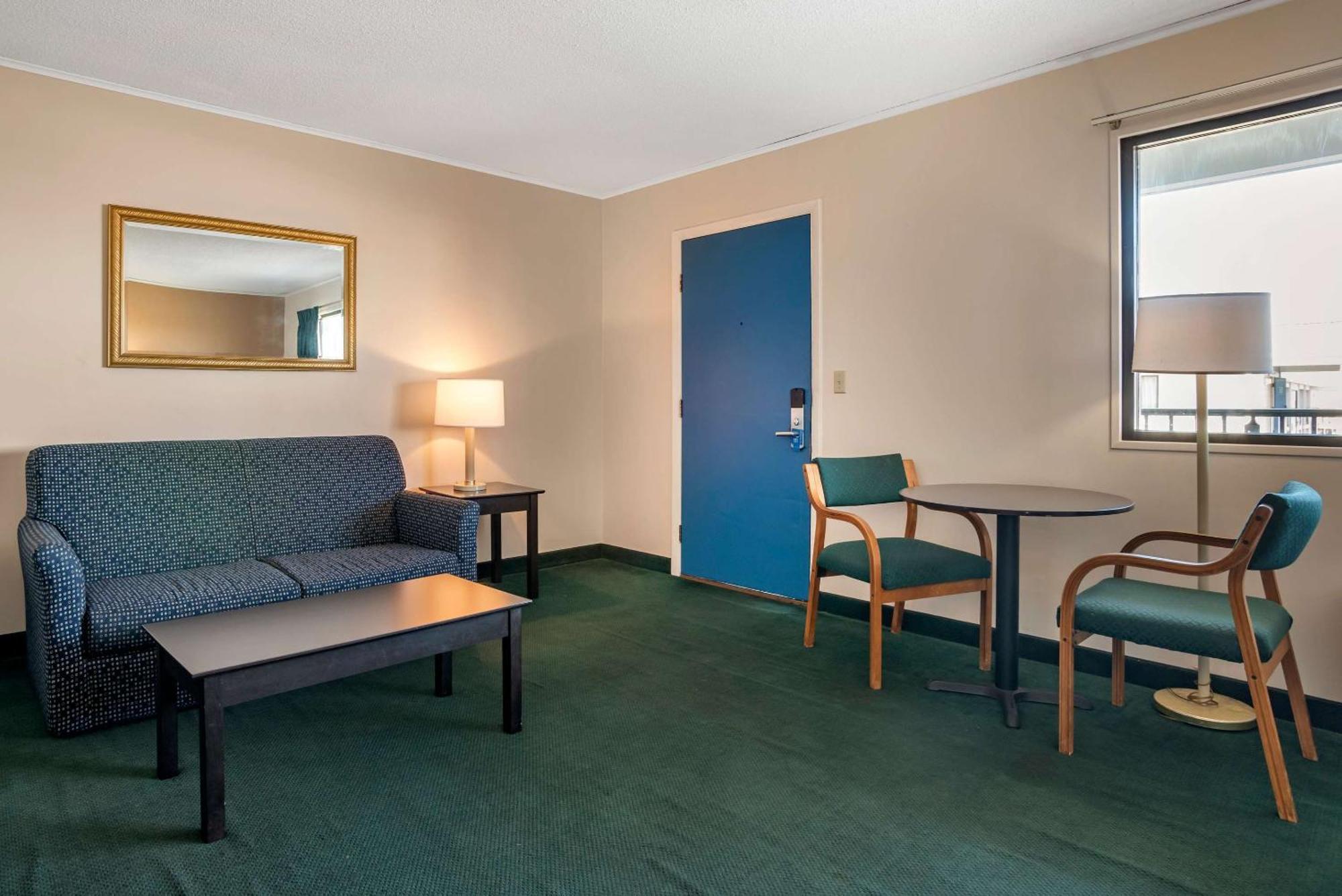 Rodeway & Hotel