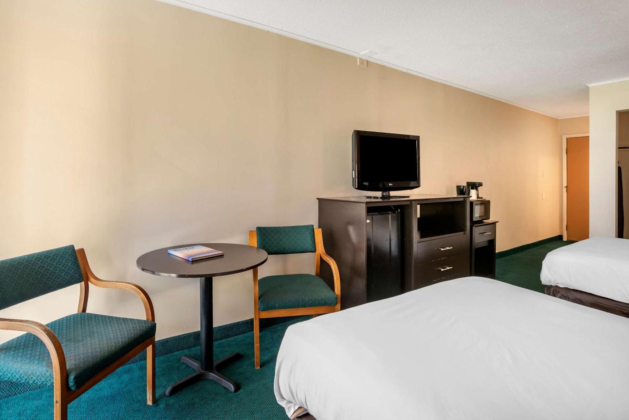 Hotel Rodeway &
