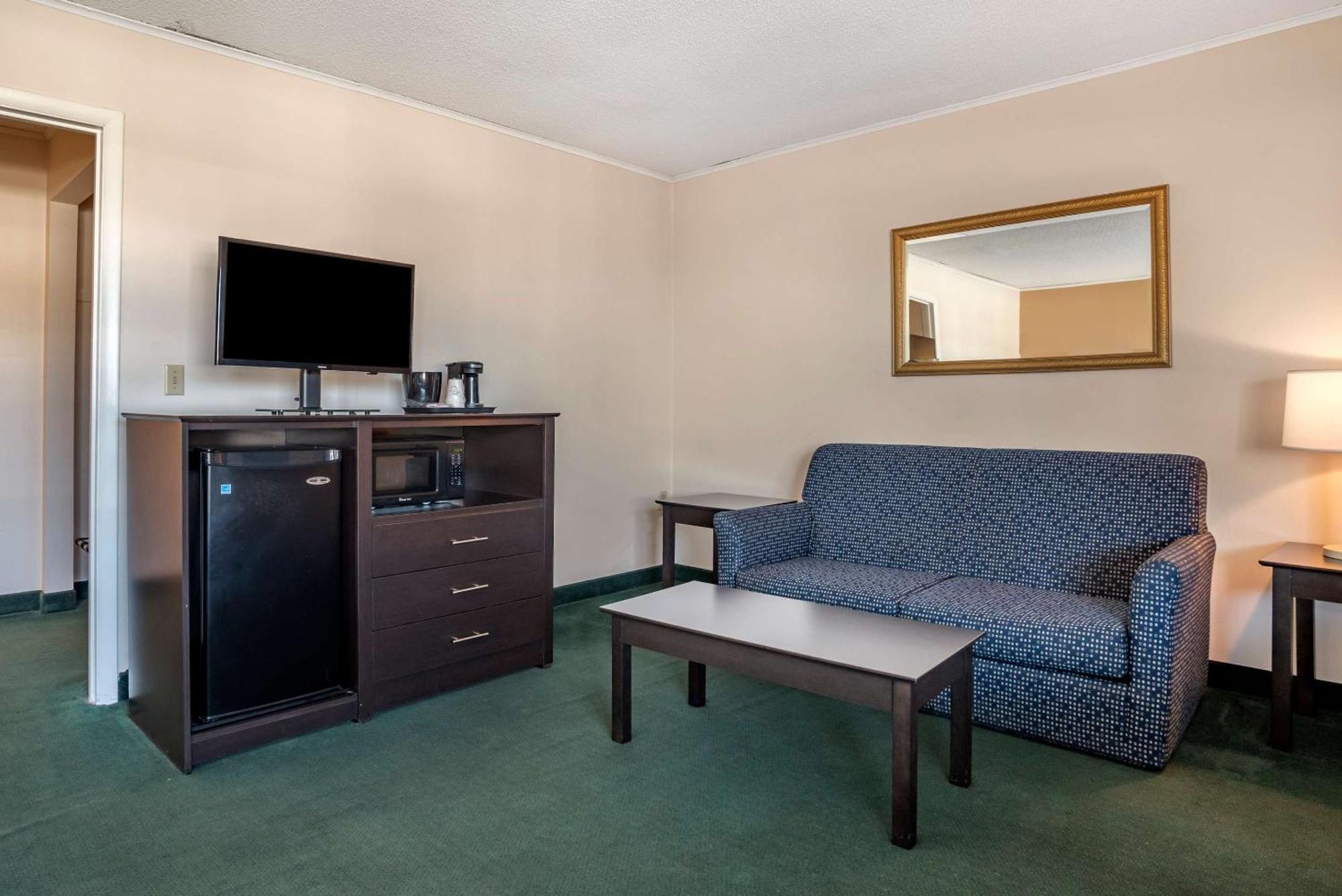 Rodeway & Hotel 2*