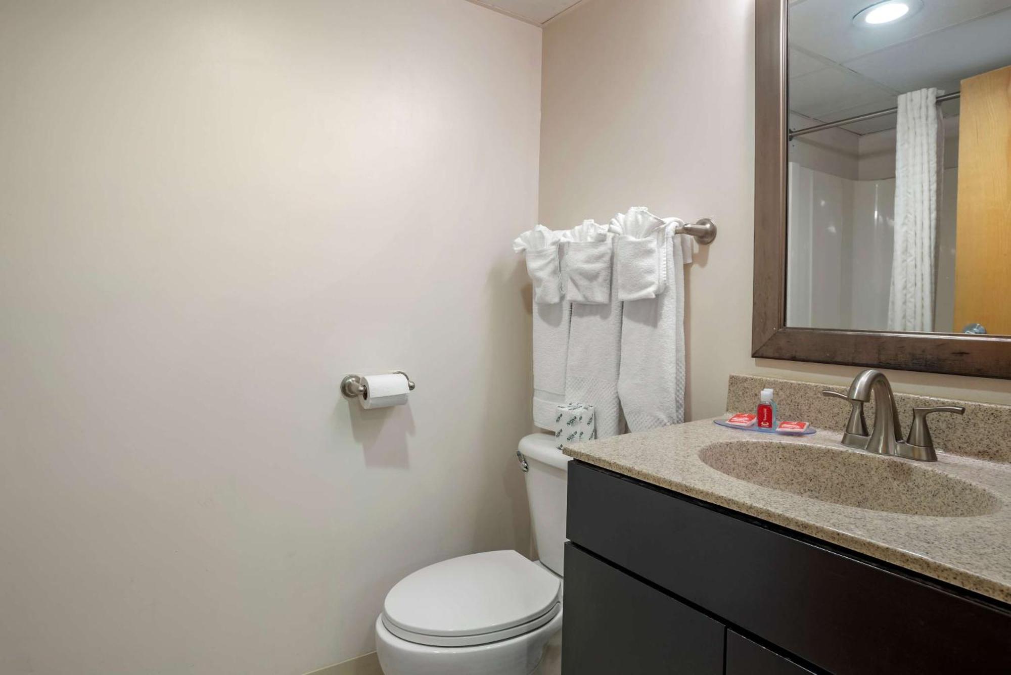 Hotel Econo & Rehoboth