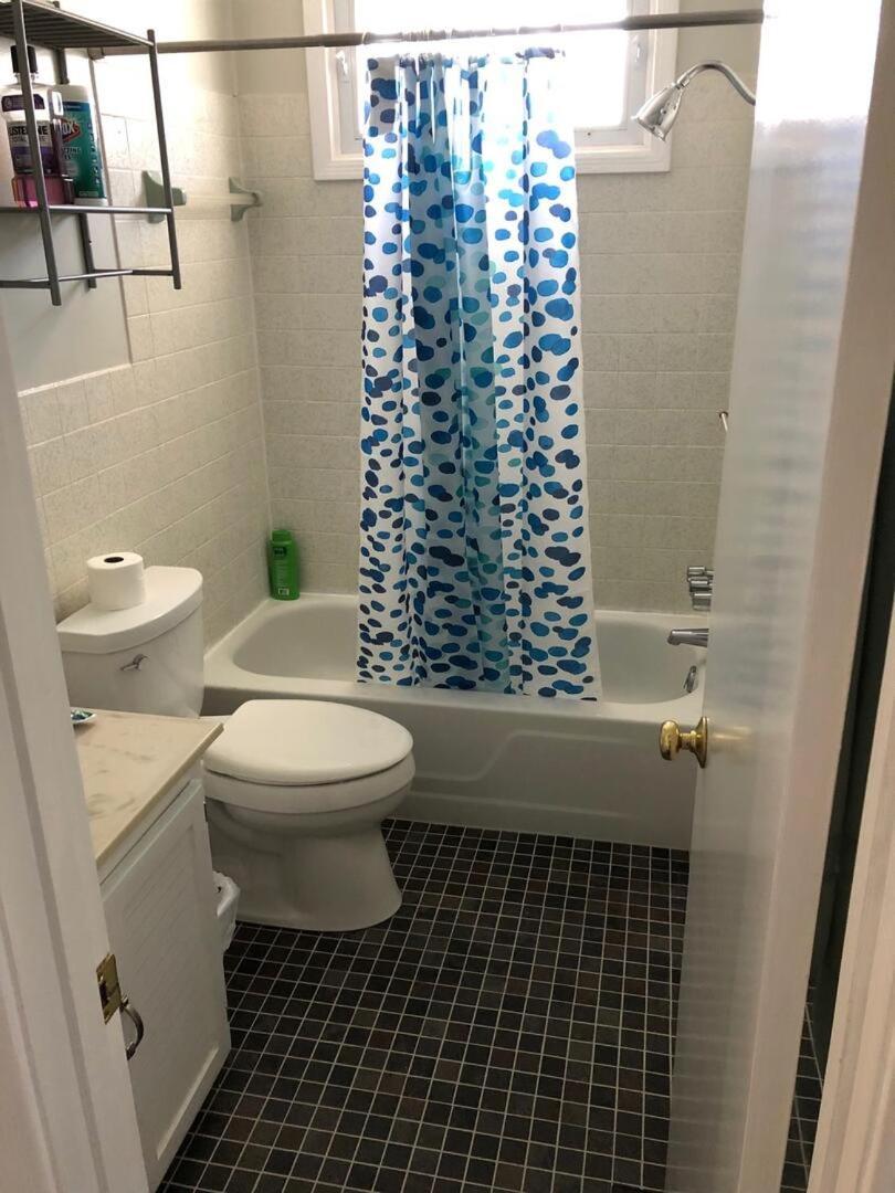 Country Club Drive 208