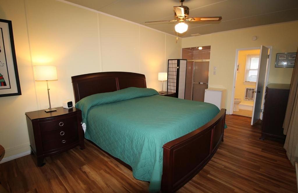 Country Club Drive 208