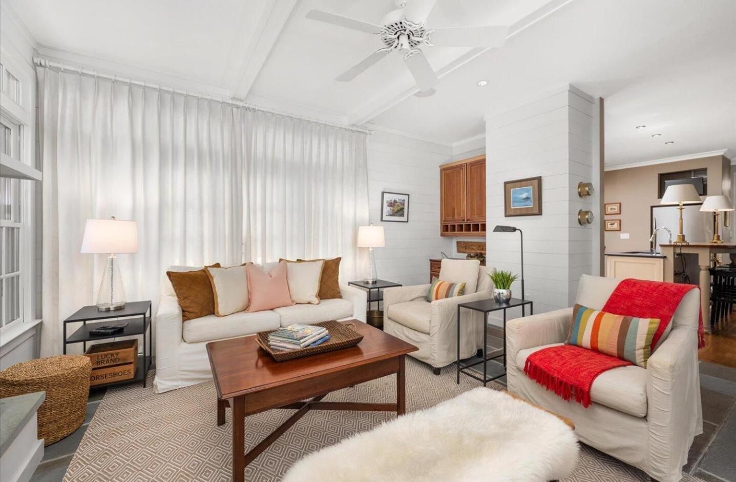 Sussex Street 92 *