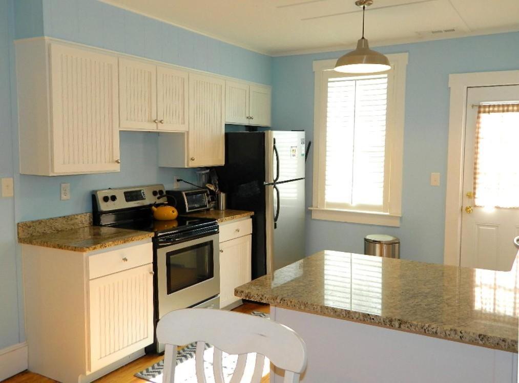 Laurel Street 204