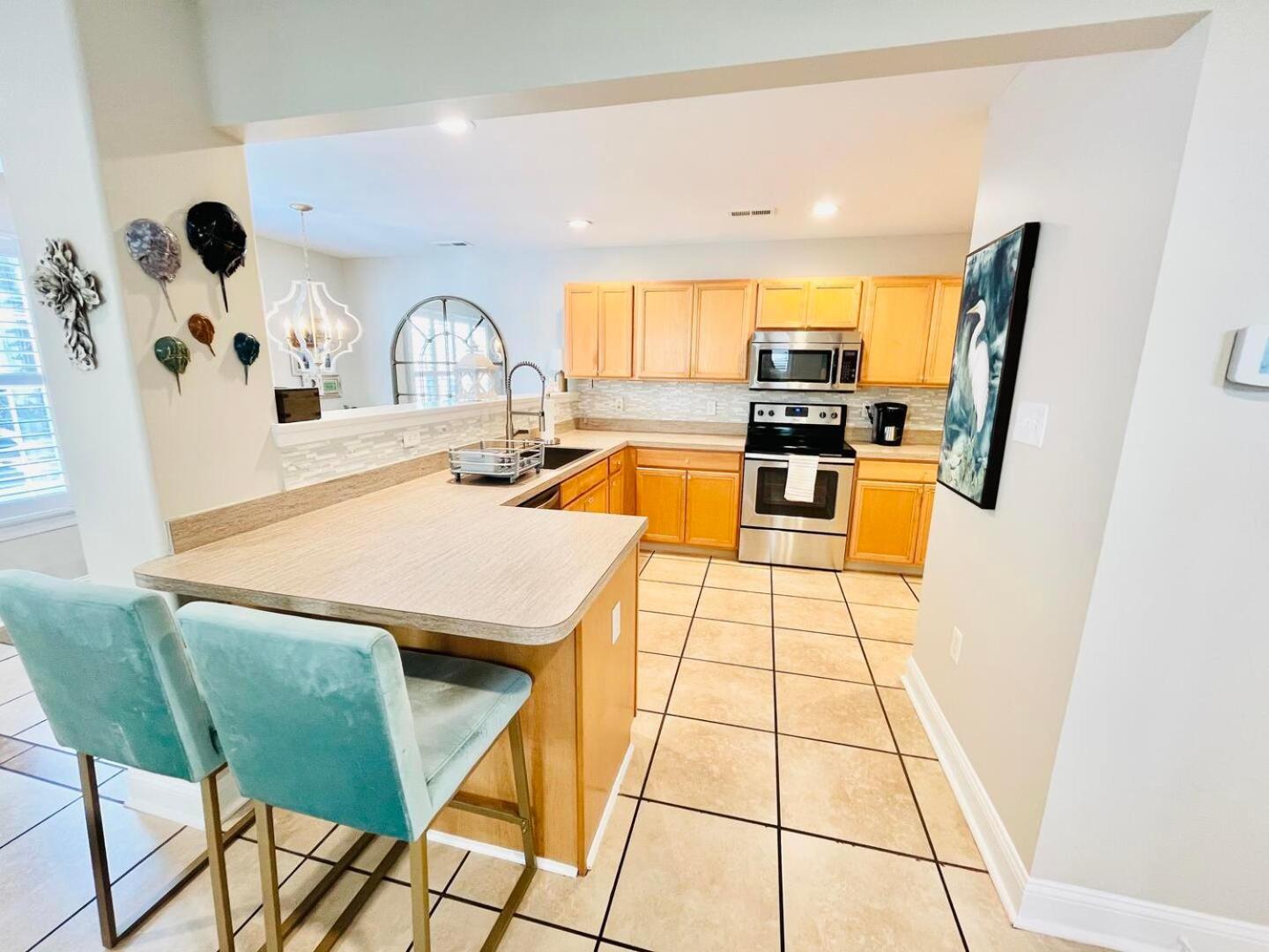 Simonton Court 20256 *