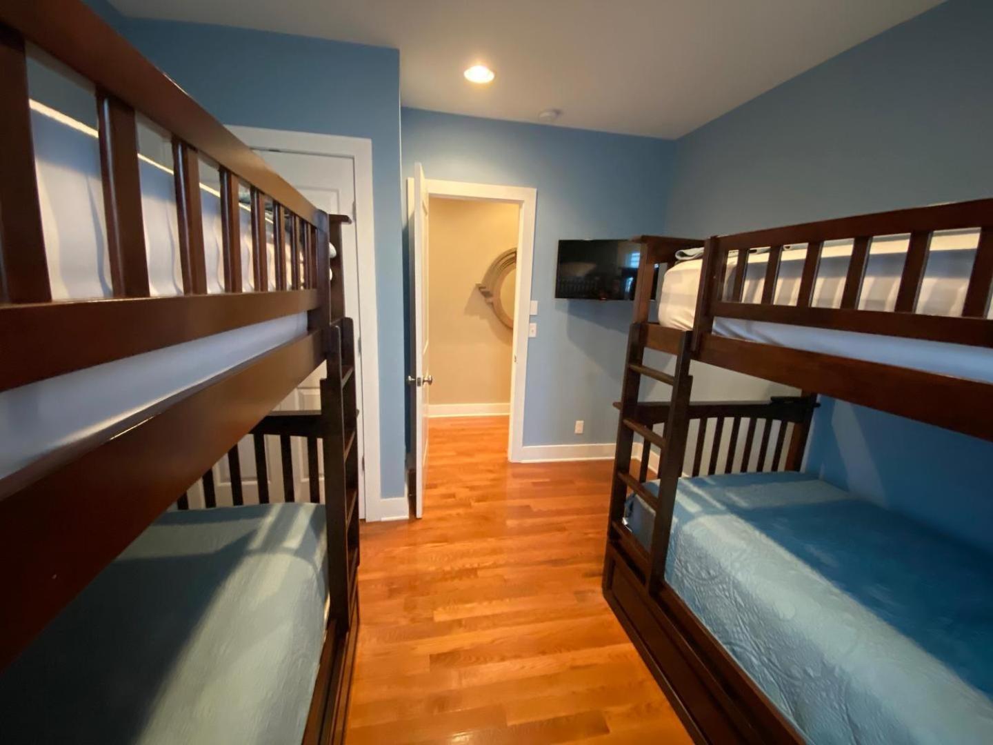 Olive Avenue 32 Holiday home *