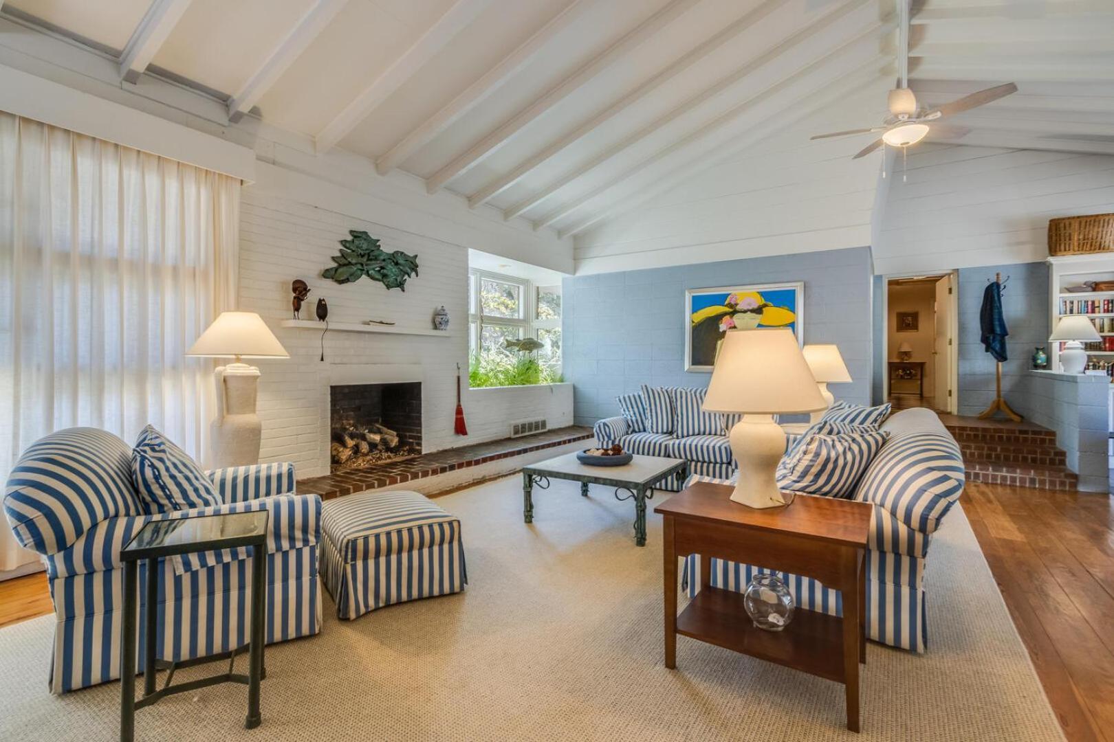 Oak Avenue 77