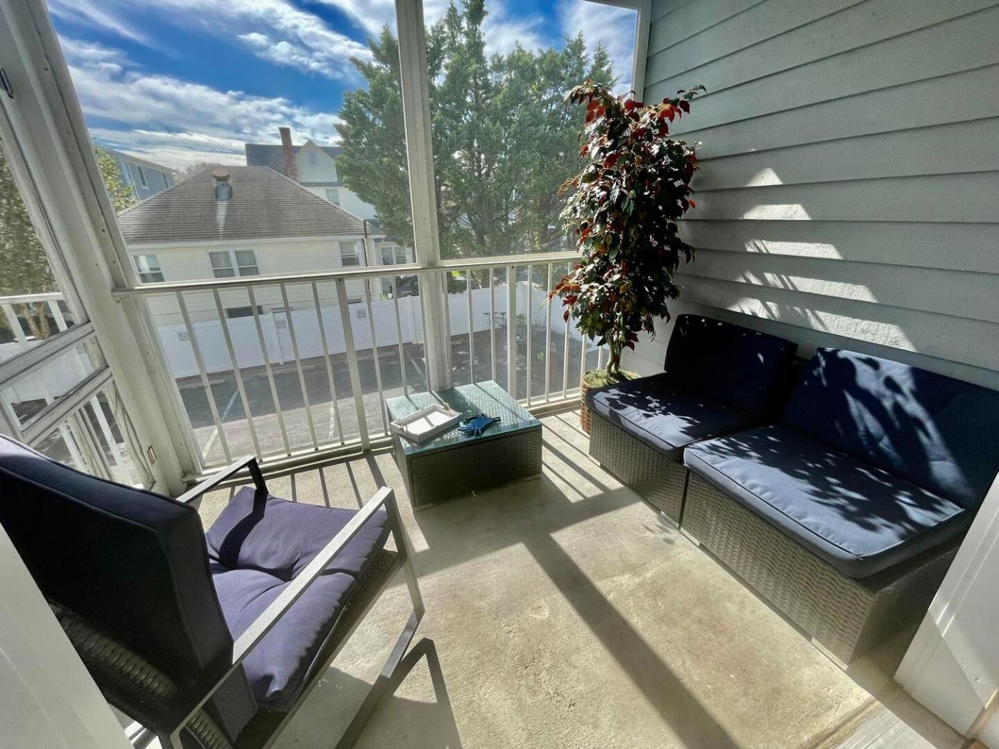 Wilmington Avenue 50 #106 Holiday home *