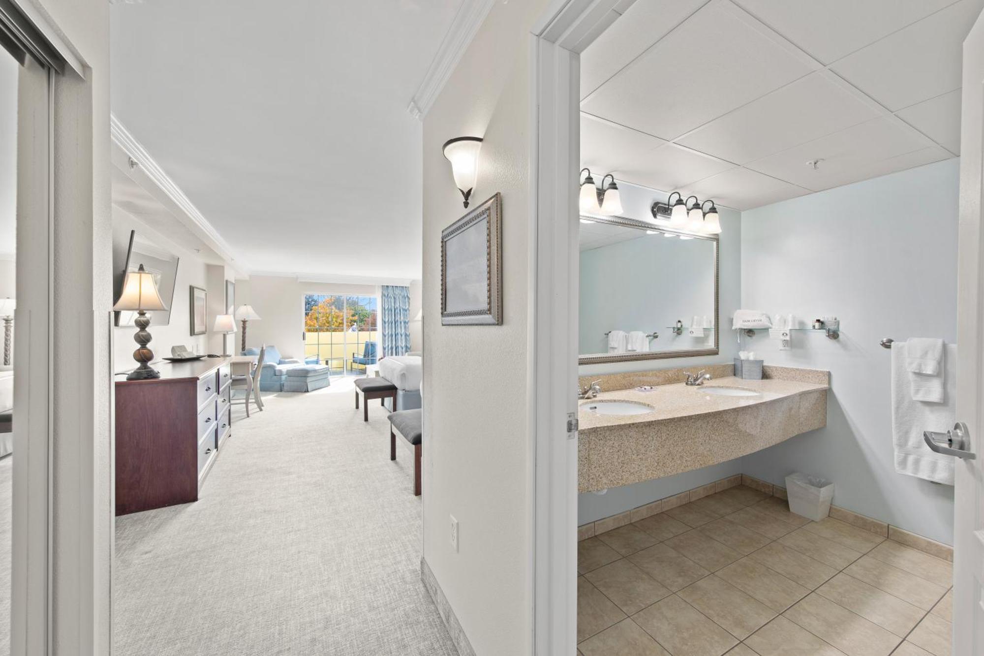 Rehoboth Hotel 4*