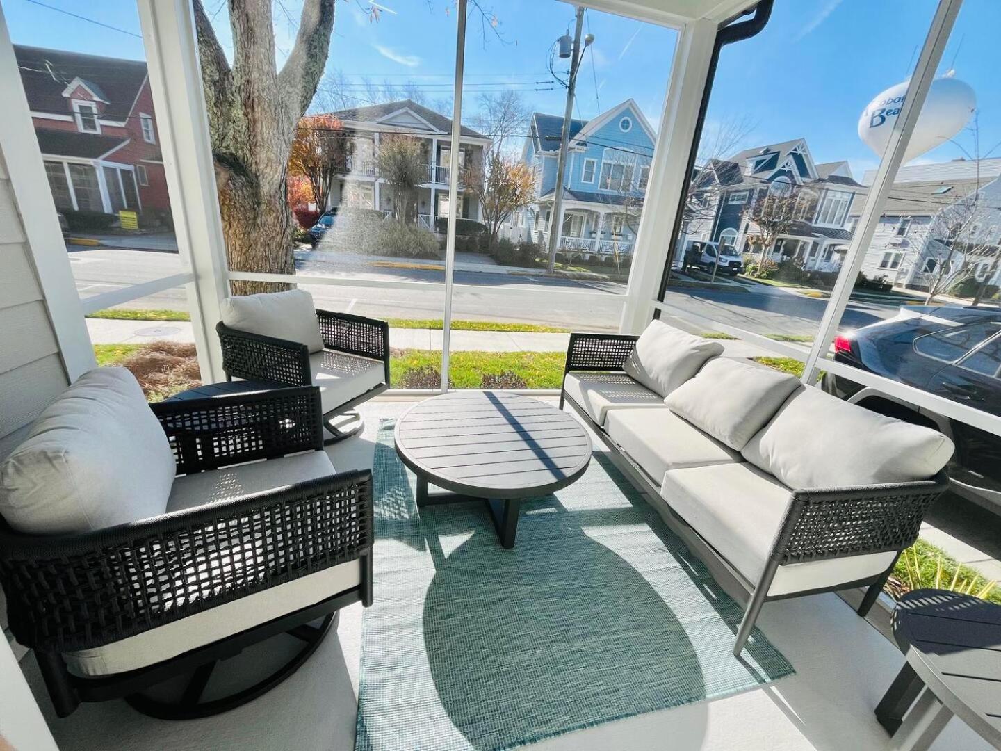 Maryland Avenue 53 *