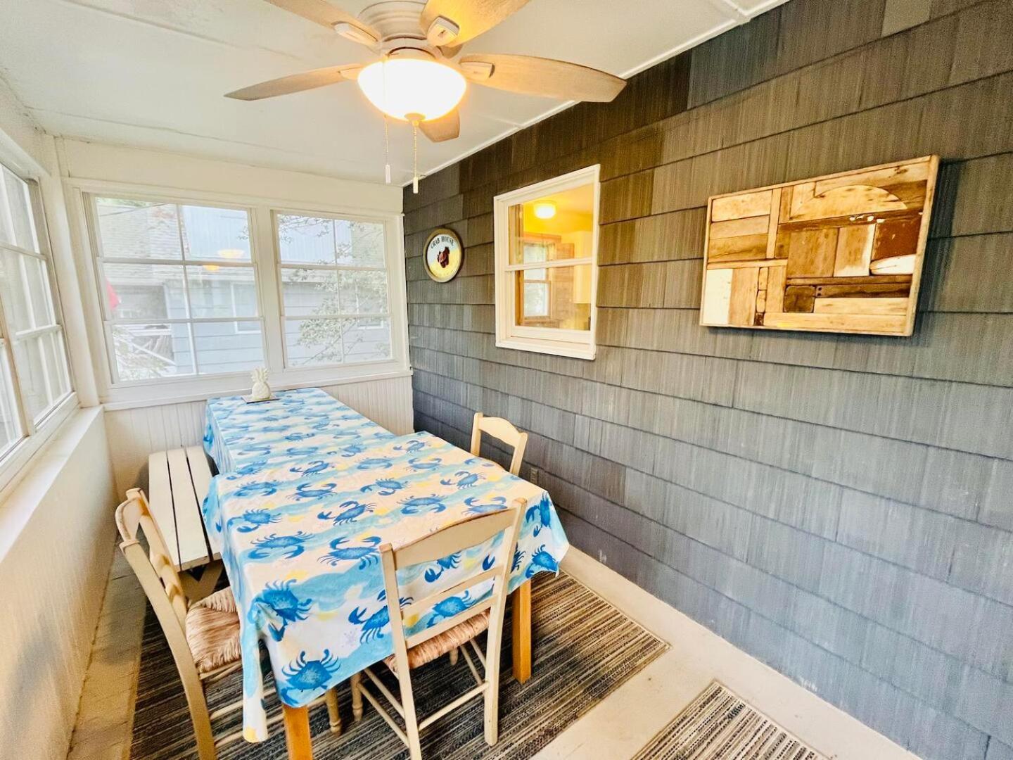 Oak Avenue 49 *