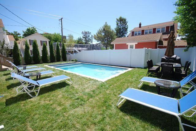 Olive Avenue 32 *