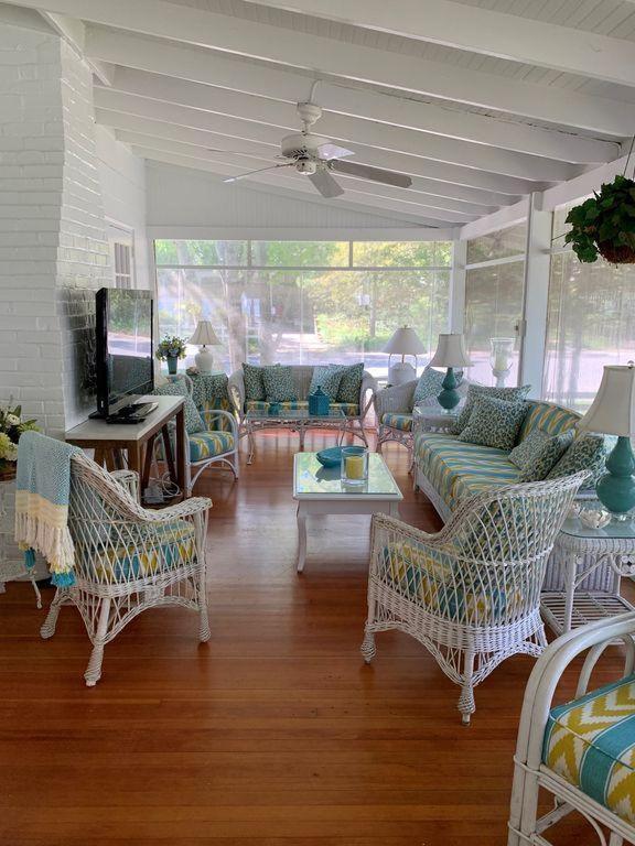 Oak Avenue 20 *