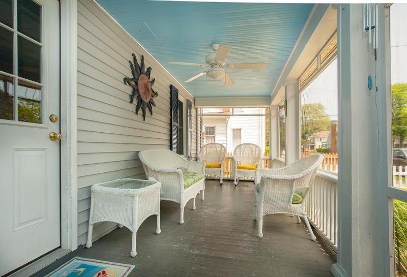 Laurel Street 201