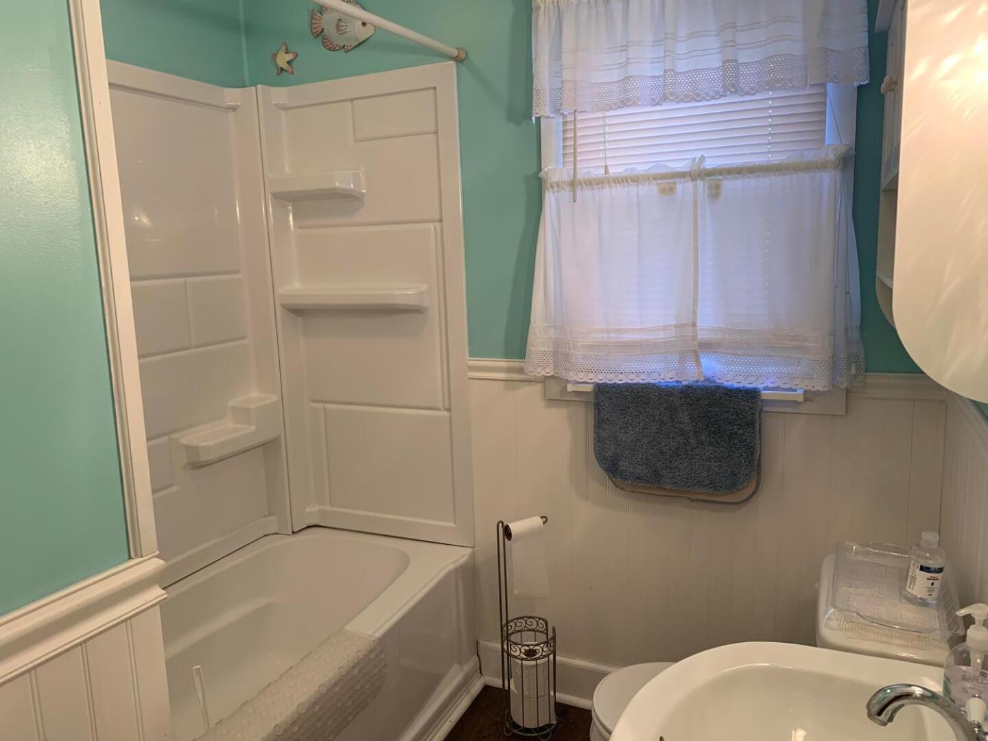 Laurel Street 212a *