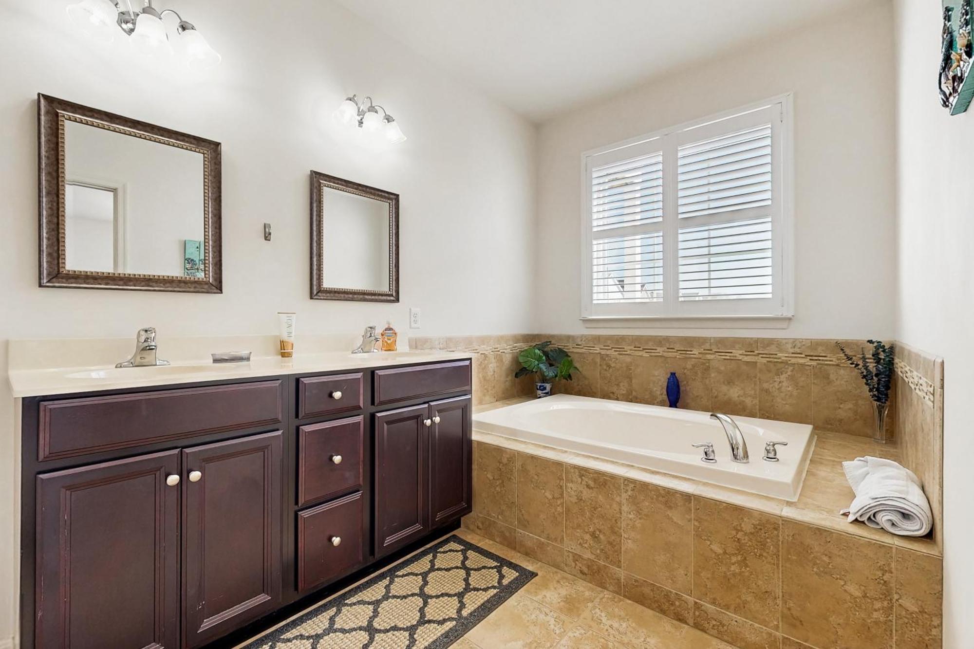 Grande At Canal Pointe -- 37697 Ulster #12 Apartment *