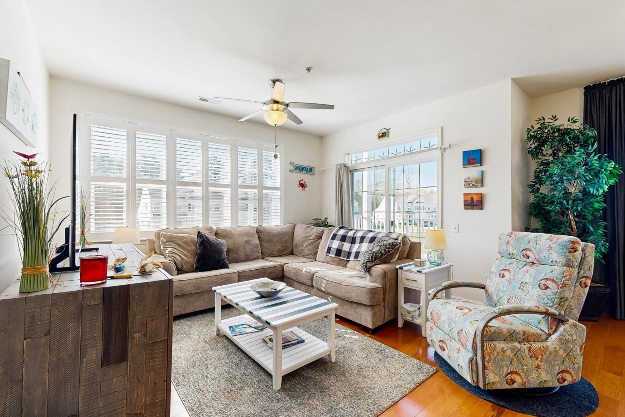 Apartment Grande At Canal Pointe -- 37697 Ulster #12 Rehoboth Beach