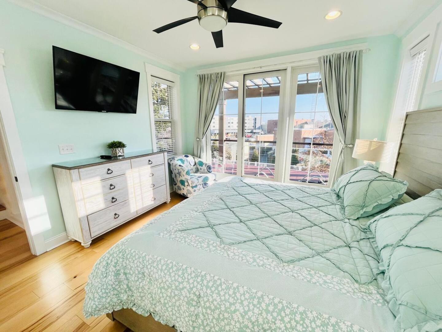 Avenue 22 * Rehoboth Beach