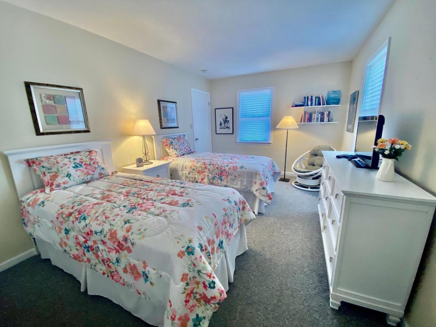 King Charles Avenue 408 #1 Holiday home *