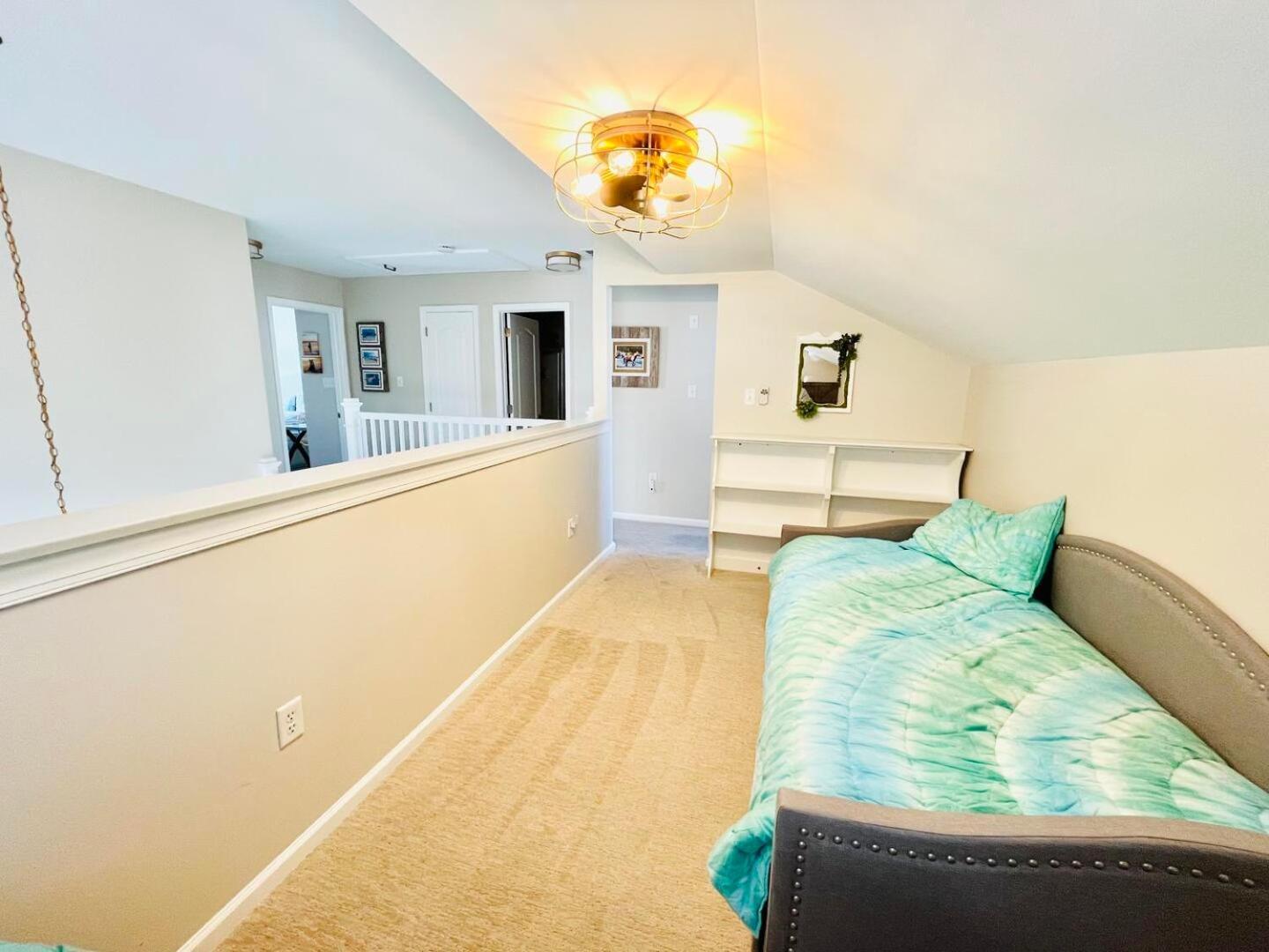 Simonton Court 20256 *