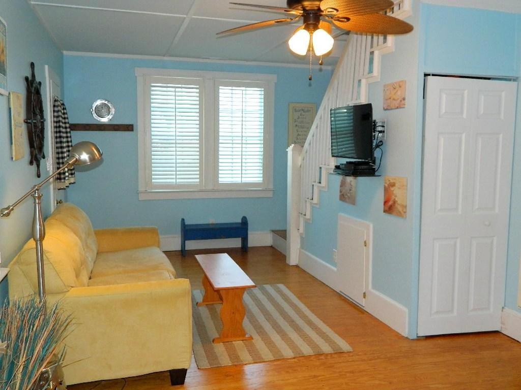 Laurel Street 204 * Rehoboth Beach