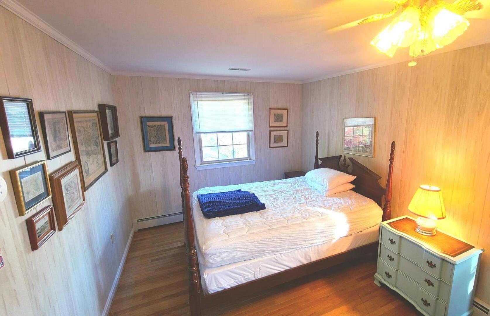 Laurel Street 323 *