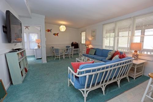 New Castle Street 120 * Rehoboth Beach