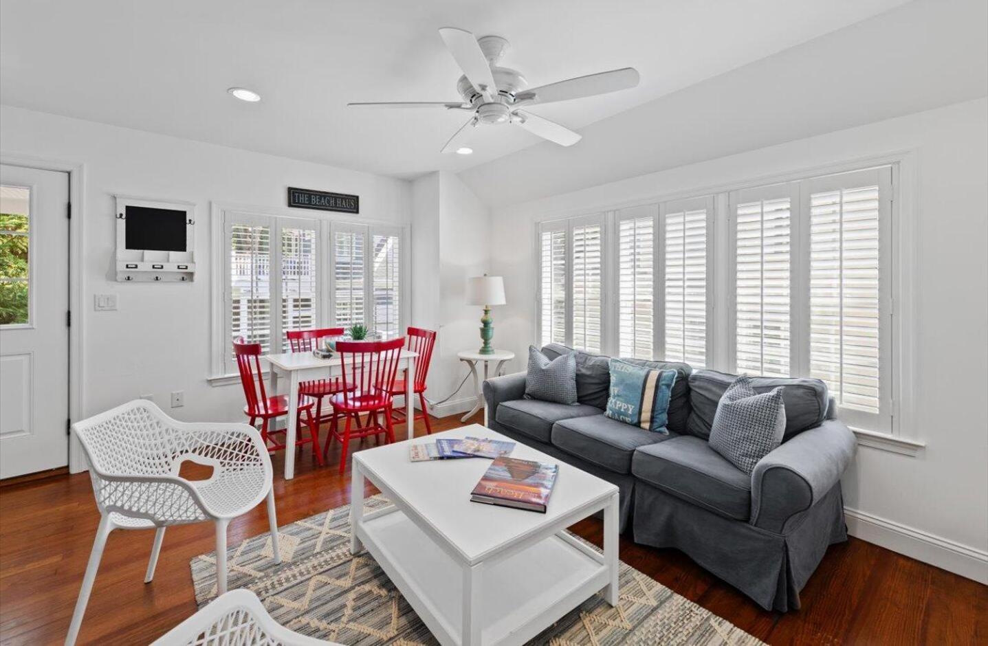 New Castle Street 111 * Rehoboth Beach